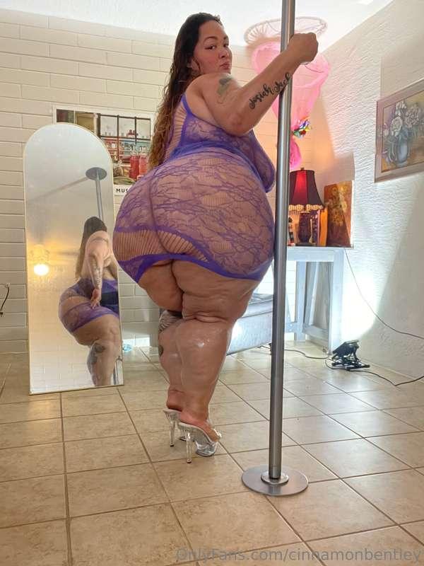 Daddies I’m live cum join me! No tipping NO action.. tun me ..
