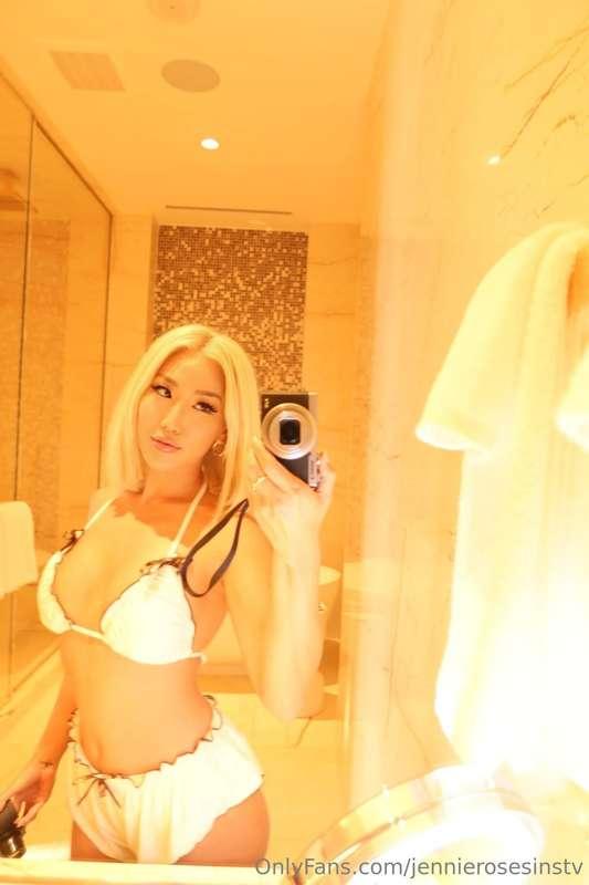 Blonde ambition with a sultry edge... add my vip @jennierose..