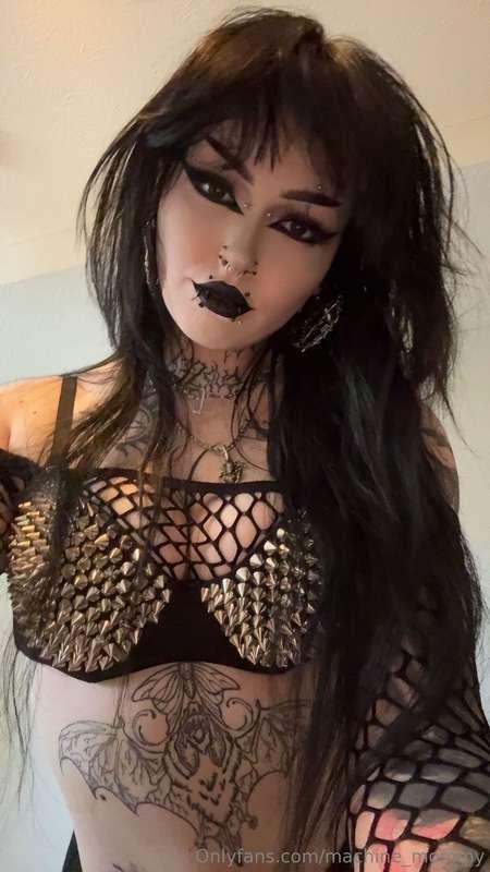 Streaming on twitch, you’ll have my full attention after 🫶🏻