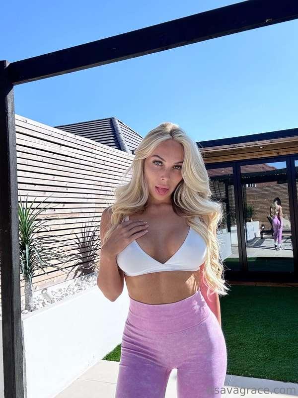 Join me in the hot tub 🥵