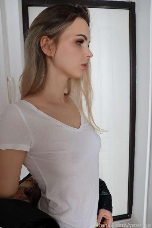#young #teen #schoolgirl #petite #perky #juicyass #sexyass #pussy #nipples #smalltits #fetishplay #seduction #sexting #fyp #cumslut #bdsm #daddy #anal