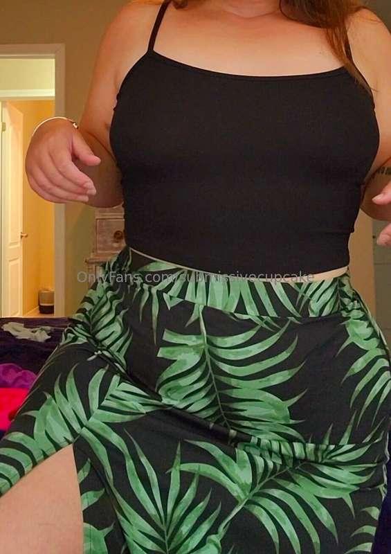 Rawr.. Come eat where it's wild in the jungle baby🌿💋