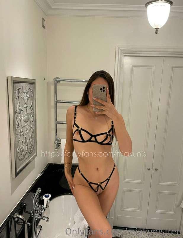Into lingerie? 😏🫶🏻