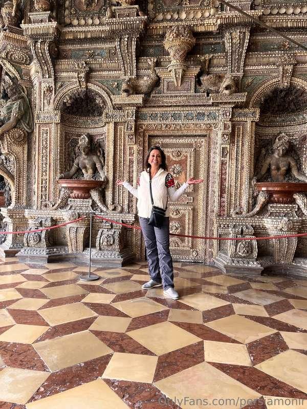 Look closely at the wall behind me. A different sea shell in..