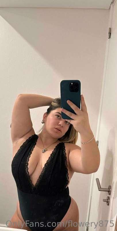 @ayehotx🇦🇷
If you like chubby and booty girls, you are in th..