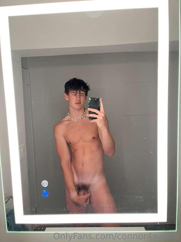 Took a shower at my buddy’s house and his lighting was great..