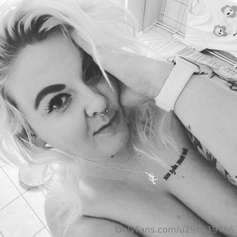 Moikka! Tervetuloa mun ilmaisille OnlyFans sivuille <3 Jaan ..