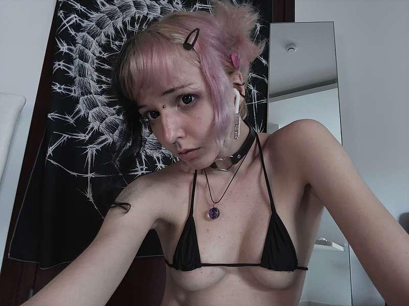 nya enough?~

#microbikini #egirl #fyp #bikini #emo #altgirl #alternative #goth #nonbinary #piercing