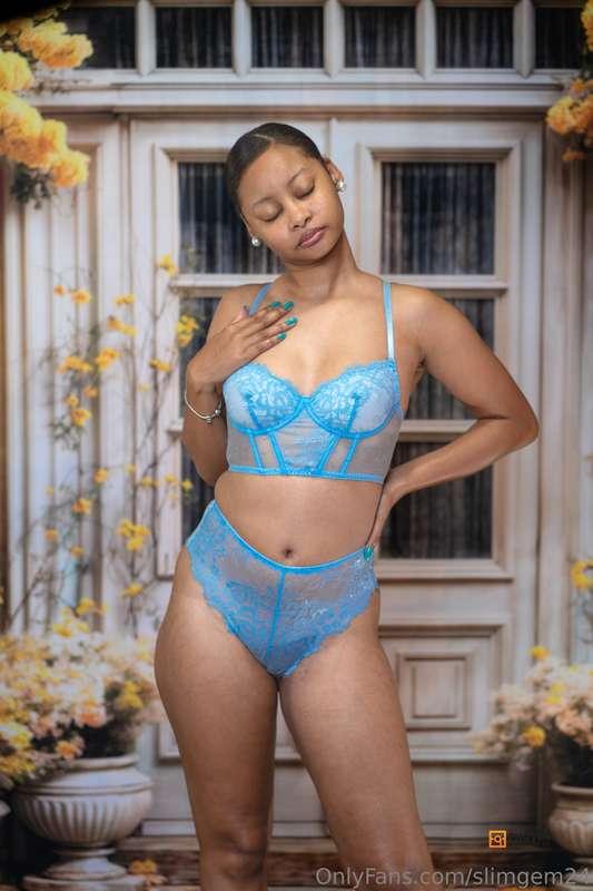 Baby blue looks good on me😍🩵🩵🩵