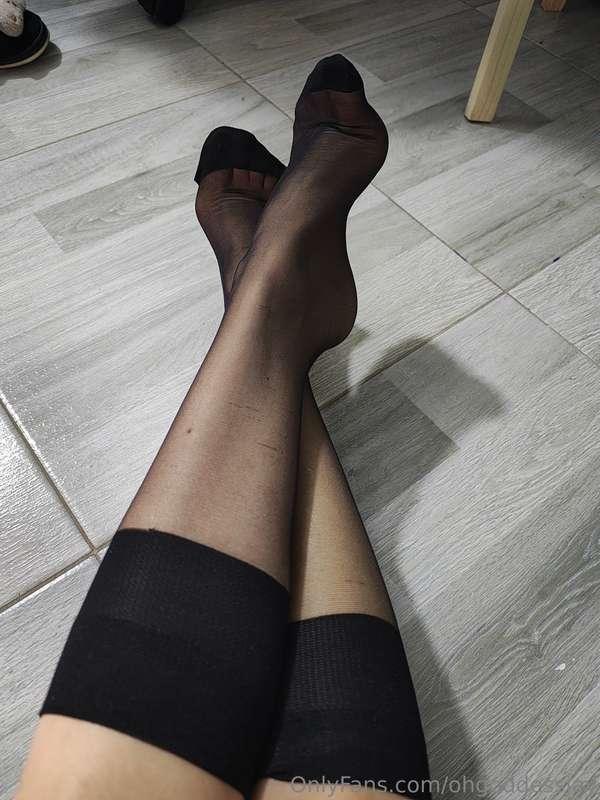 🧦👣🌑