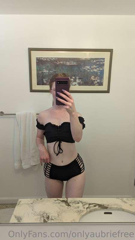 It's over 100° today, will you come swimming with me? 😘