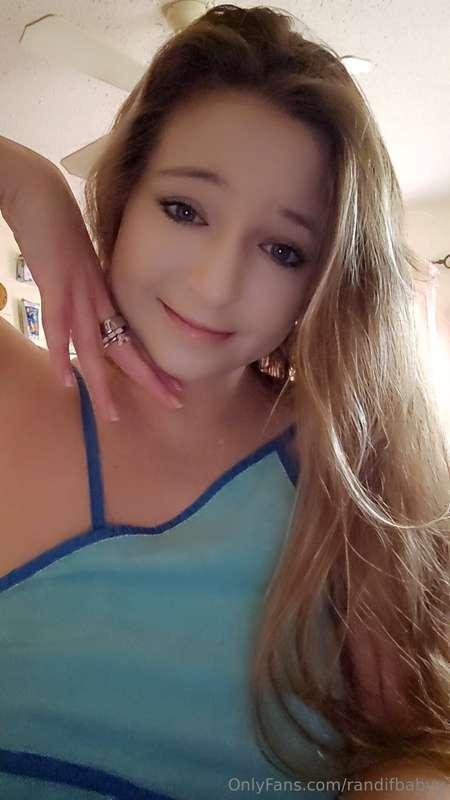 Wanna see my huge boobs 🫠