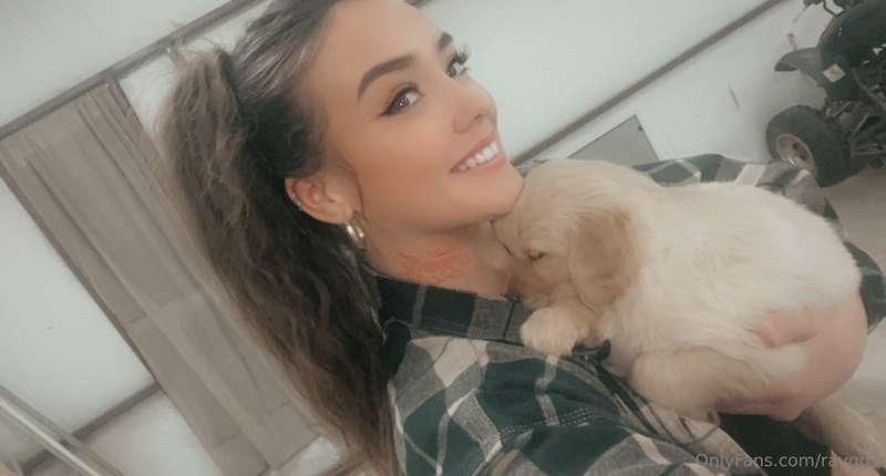 Puppy love ❤️ 

Happy New Year everyone 🎈