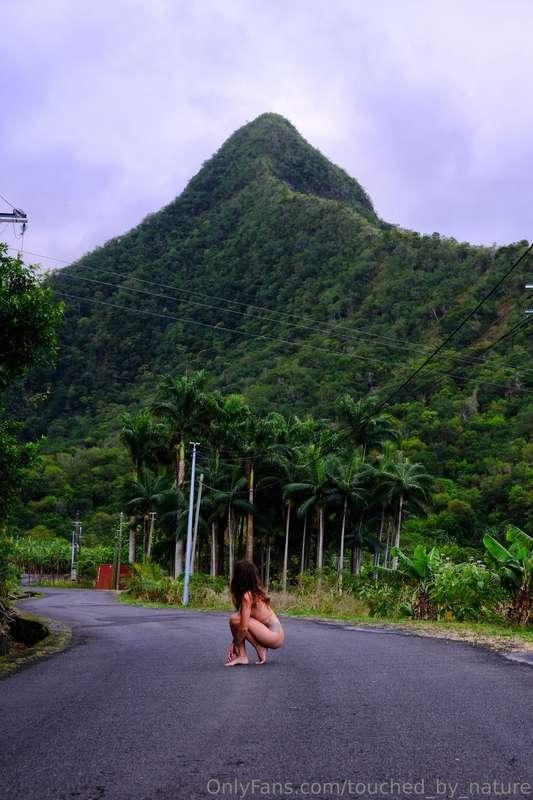 Creating art and sexy things everywhere we go 🥰
