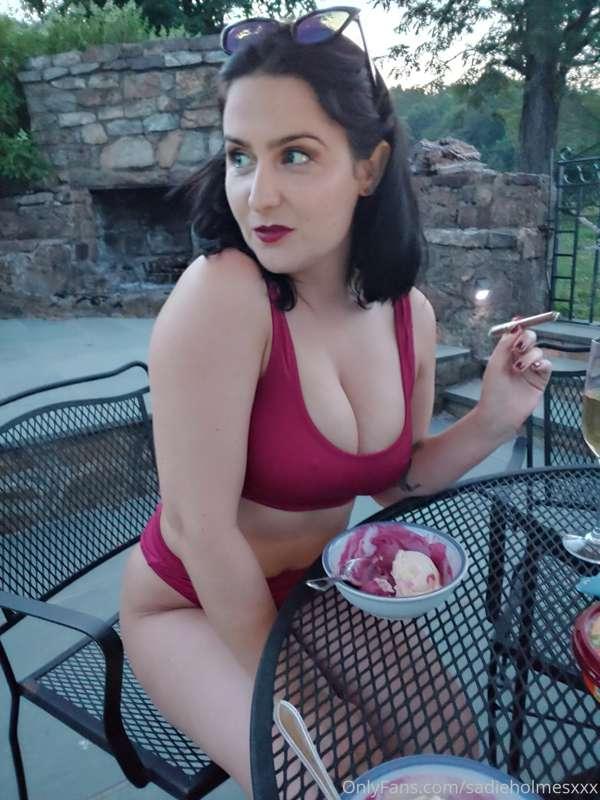 My girlfriend is hotter than yours