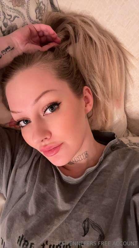 Don't mind me I'm just laying here being cute😇