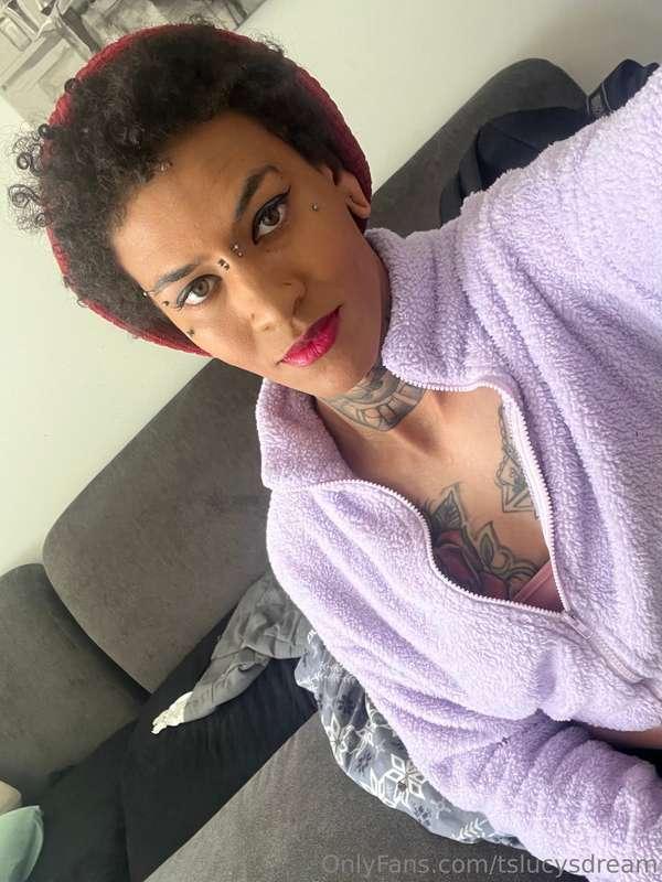 I thought my outfit and makeup was so cute the other day.