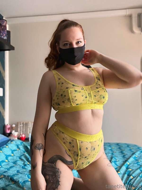 ## Daily explicit content on @tapetitecassie 💕🌿