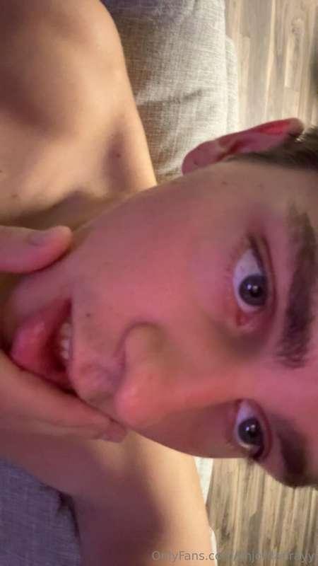 Sex vids available on my snap. Add me. Theejrayy