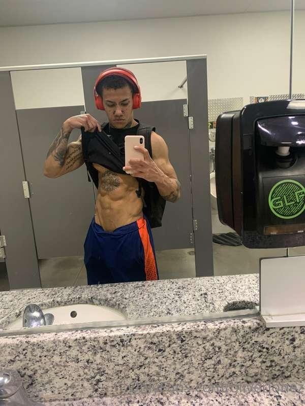 Love how my body evolves into its best version slowly🙂😇