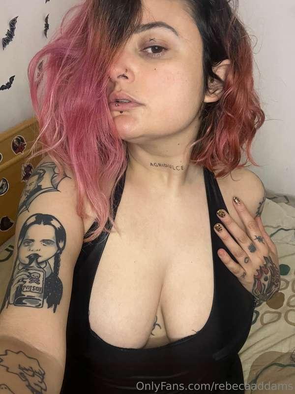 Come play with me. 😈🎮