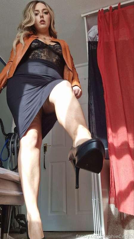 Worship my feet whilst your down there 👃