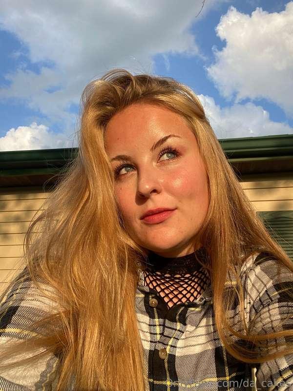 Sunshine and lingerie 😜