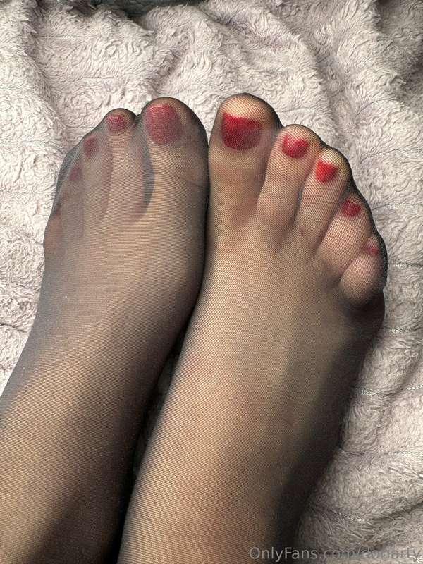 Stockings in place, but they want to be taken off 💋