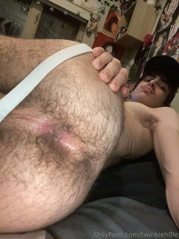 my hairy ripe butthole :)