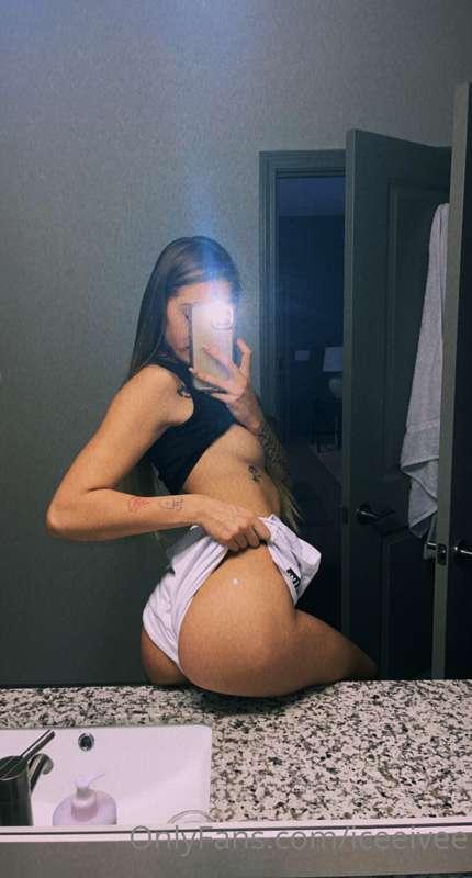 like if you love gym girls 😈