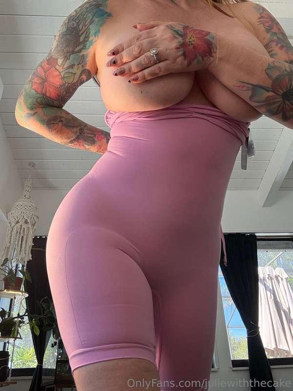 I wouldn't mind having a cock between these tits rn 😈