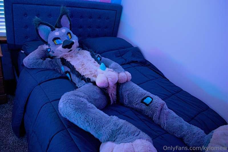 w-wha?? its not what it looks like I swear!