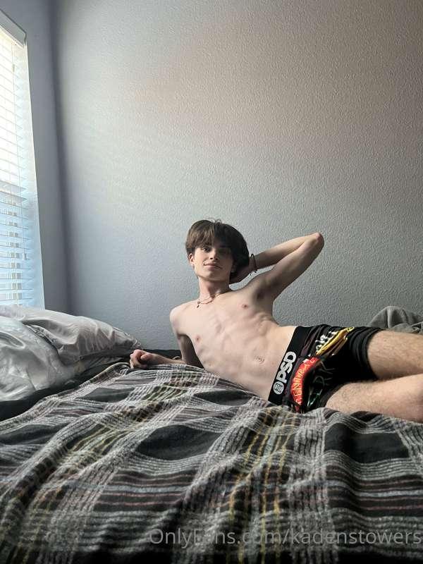What would you do with me? 👀 DM me your answer 😈