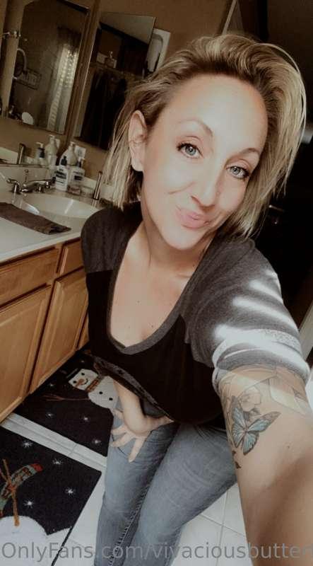 VIP uploads are available! Go to the vip to see some sexy pi..