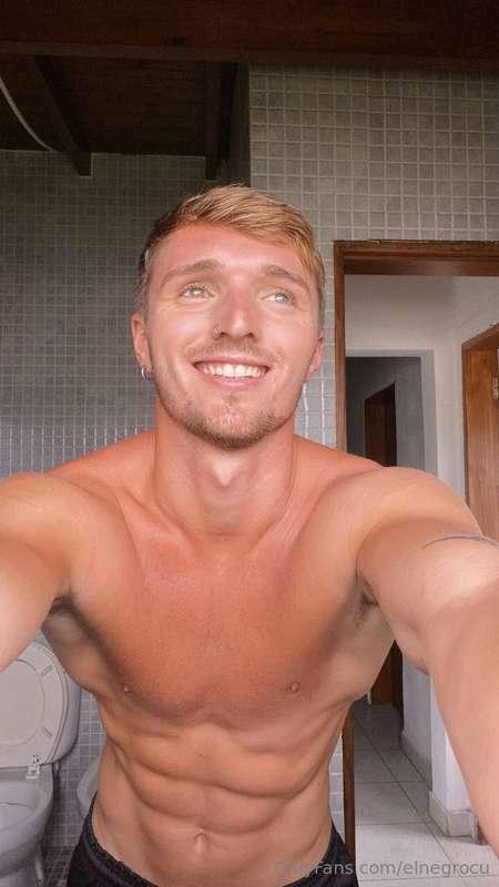⚡ SUBSCRIBE FOR FREE ⚡ Check out @thegoldenboy2000 and get t..
