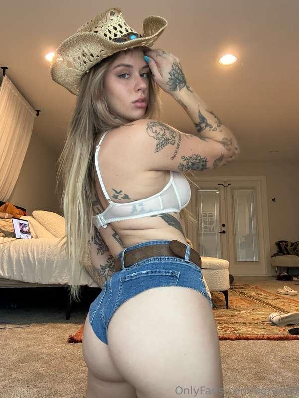 This lil cowgirl’s feelin real needy... mind if I ride you i..