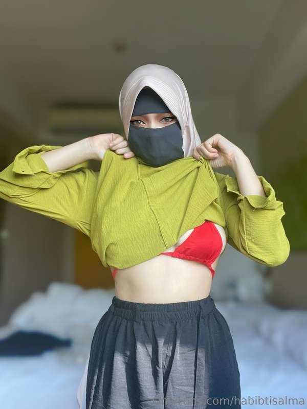 Should I take off my shirt🥵💦