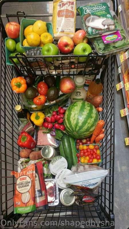 Sunday shopping for some healthy meals this week 🙃 hope y’al..