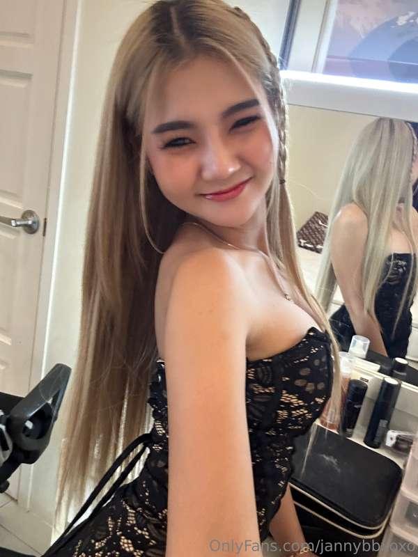 Did you know that girls can die from lack of attention?👅