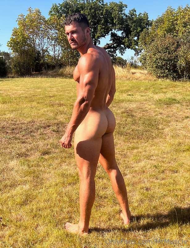 Suns Out, Bums Out! 🍑😜