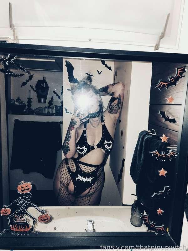 thatpinupwitch image #13