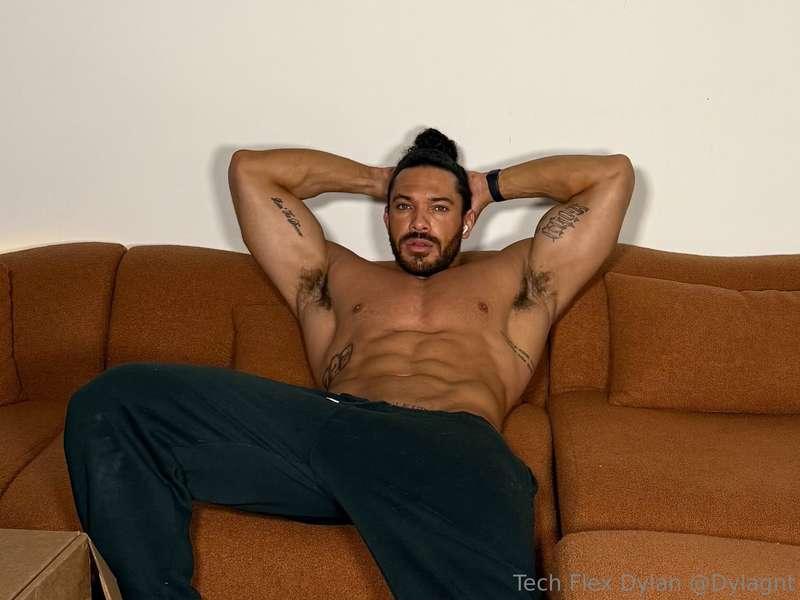 Going live at 4pm CST!!! I promsie this is a show you dont w..