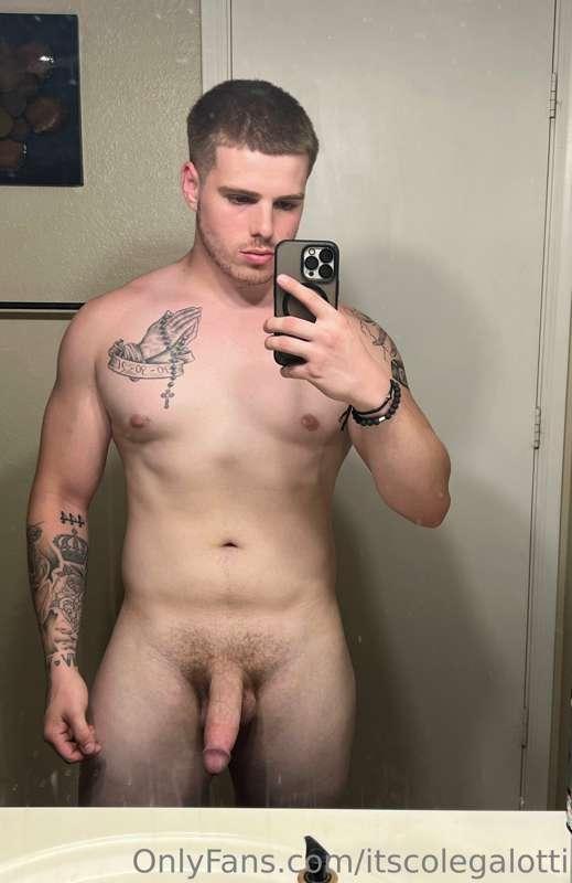 Cum get some Italian sausage😏🍆