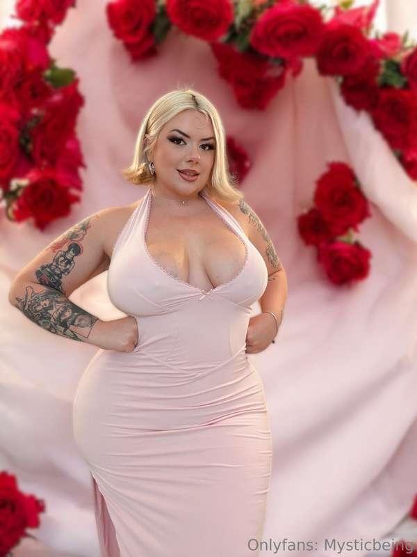 Happy Valentine's Day y'all! Cum celebrate with me 😈