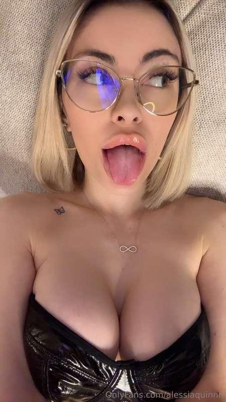 What else do you miss about me? I'd love to know😏