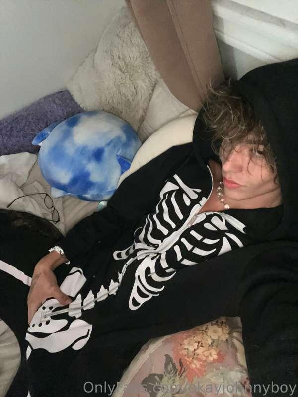 who’s up? Text me😈 got my skeleton onesie on with nothing un..