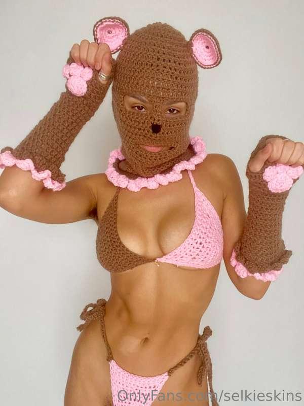 Give me all your honey or I’ll eat you whole lol rawr