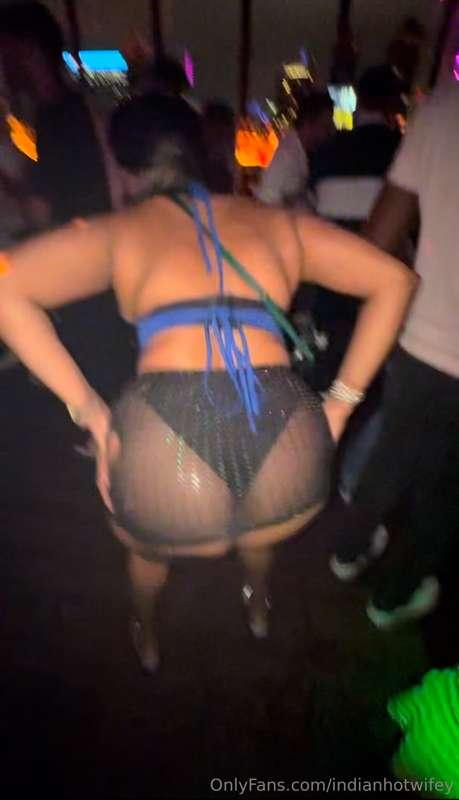 Nyc party back view lol. Some of you asked for it so here's ..