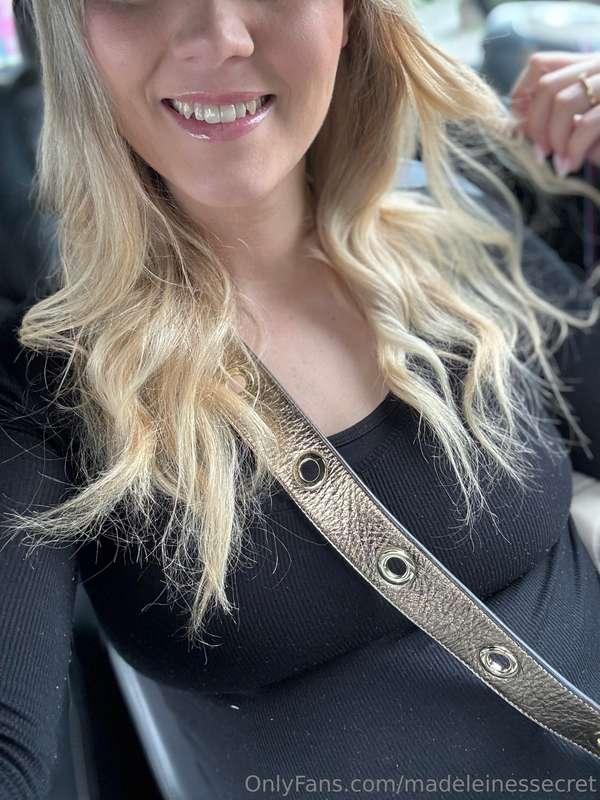 On my way to the hair dresser 💇🏼‍♀️😋