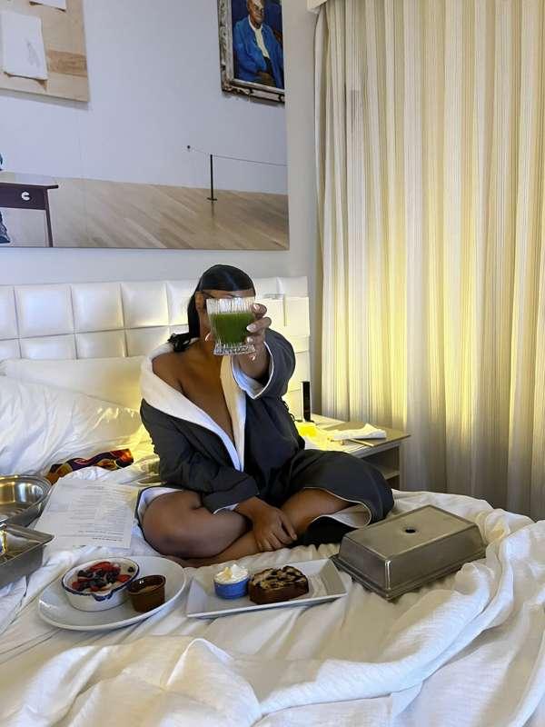 Spa dayyyy!!!!

First I woke up(stayed up lol) with breakfas..